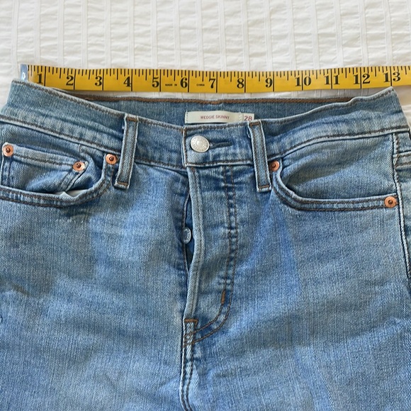 EUC Levi’s Wedge Skinny Womens Jeans 28 - Picture 8 of 9